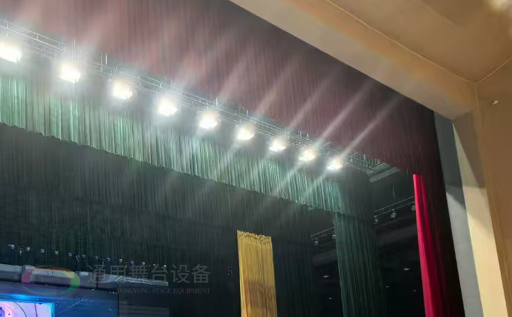 通用舞臺(tái)設(shè)備興化將軍路小學(xué)報(bào)告廳舞臺(tái)吊桿項(xiàng)目