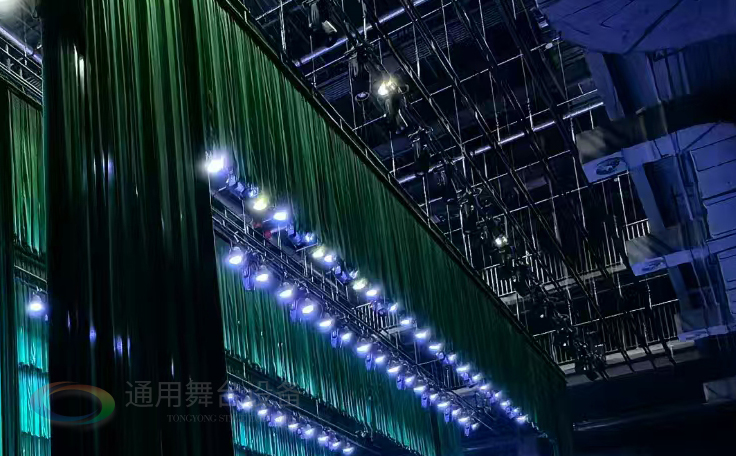 通用舞臺(tái)設(shè)備興化將軍路小學(xué)報(bào)告廳舞臺(tái)吊桿項(xiàng)目